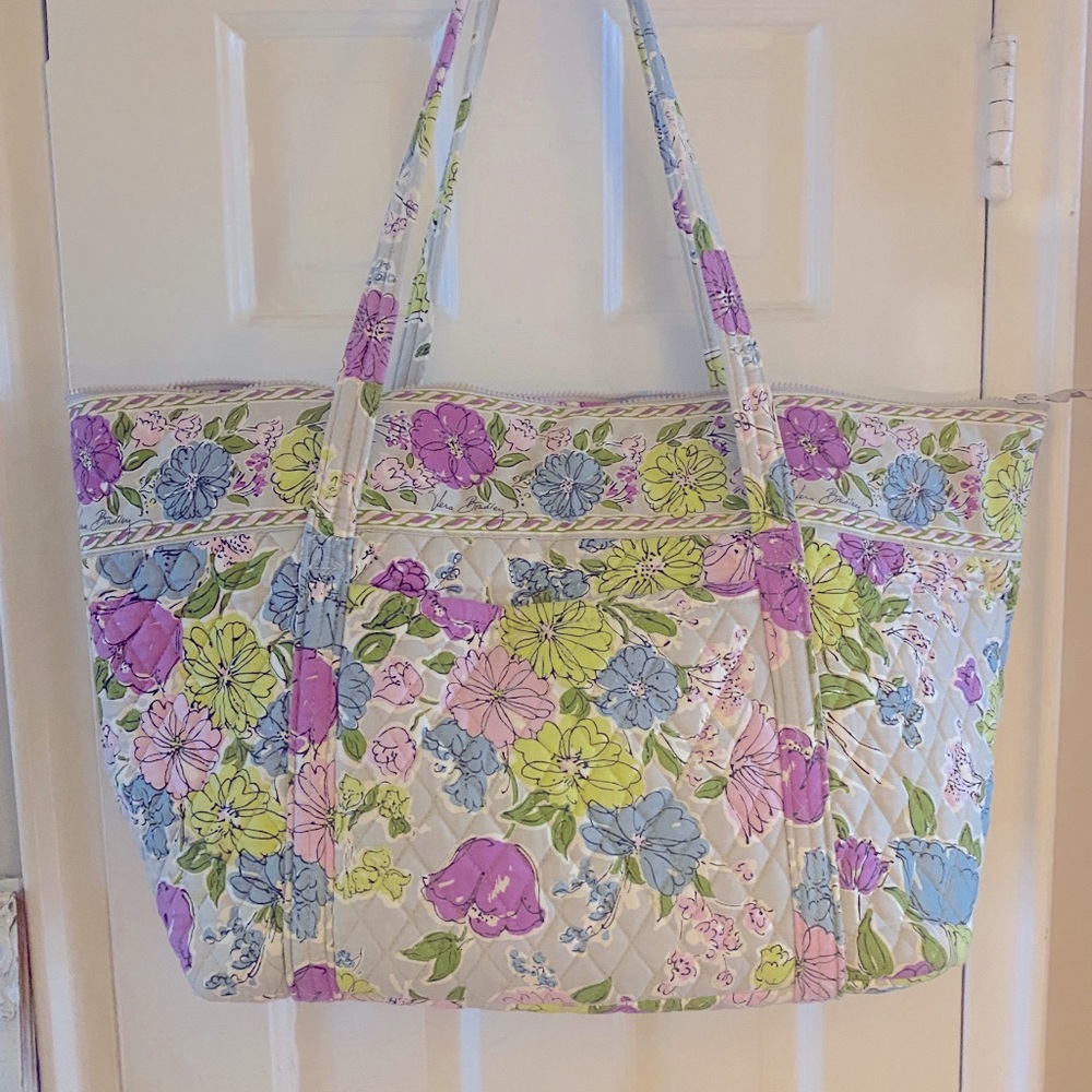 Vera Bradley Lavender print tote